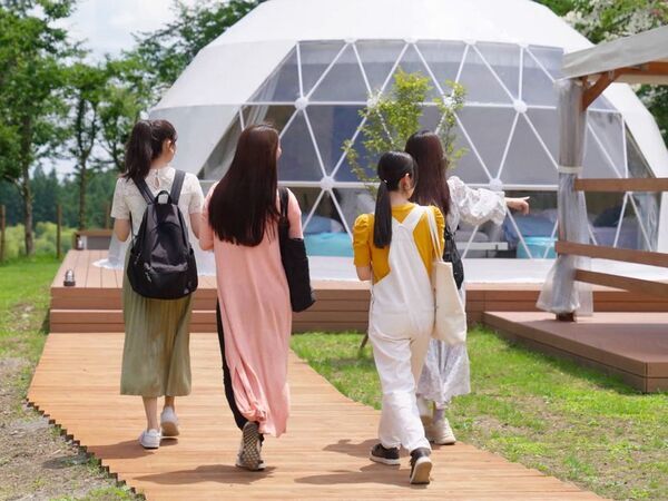 「泊まってよかった宿大賞」2年連続受賞、注目のグランピングリゾート「ブリリアントヴィレッジ日光」が話題沸騰