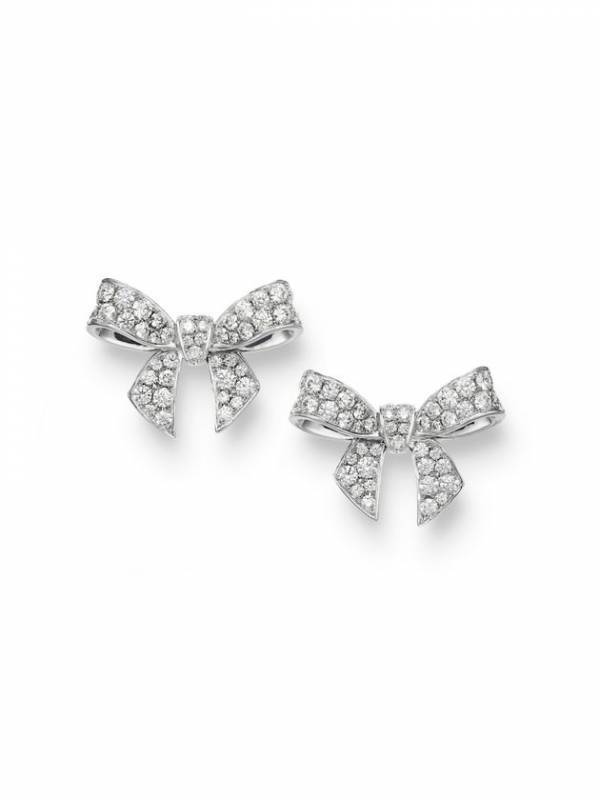 北川景子、ミキモトのジュエリーを纏ってパリ・ヴァンドーム広場へ　ミキモトパリ店を初訪問、スペシャルムービー公開