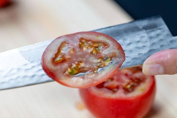 百年先に継承するダマスカス包丁「HIKA-百年之極味-」　大和グラビヤ、Makuakeにて8月7日より先行販売開始！