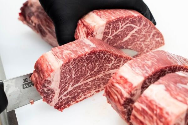 滋賀県草津市初！“ヒレ肉だけ”の贅沢体験を。こだわりのヒレ焼肉専門店「弥栄(いやさか)」が7/24オープン