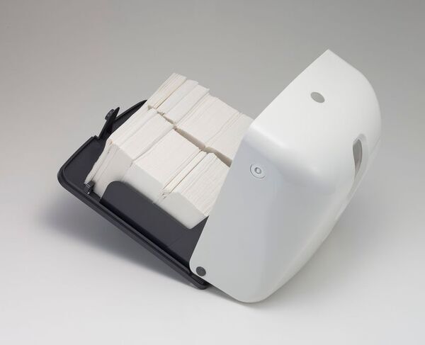 業務用トイレットペーパーホルダーを無償貸与！ジャンボロール・シートタイプのリニューアルに伴い実施を決定