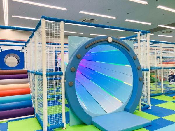 巨大室内遊園地「キッズランドUS MAX 山口宇部店」7月25日(金)グランドオープン　体育館約3個分の広さの園内には楽しい遊具が大充実
