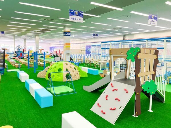 巨大室内遊園地「キッズランドUS MAX 山口宇部店」7月25日(金)グランドオープン　体育館約3個分の広さの園内には楽しい遊具が大充実