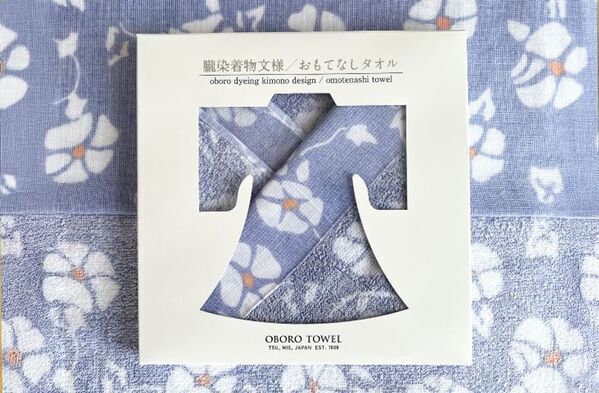 100年の伝統と革新の技術から生まれた唯一無二のタオル！1枚で裏も表もない2つの表現が楽しめる「朧染着物文様／おもてなしタオル」新発売