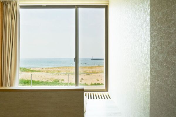 波音が届く、島根・久手海岸のくつろぎ空間。2人だけのオーシャンビューコテージ新棟「Vihara S+」が7月12日グランドオープン！