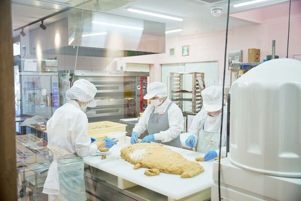 災害時に子どもが食事を拒否！？美味しい備蓄に注目　非常食とは思えない美味しさ！パン工場に見学者が一万人を突破