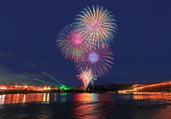 東京の奈良まほろば館(新橋)で、奈良の花火職人に関する講演や奈良の鉄道、クラフトビールイベントを実施