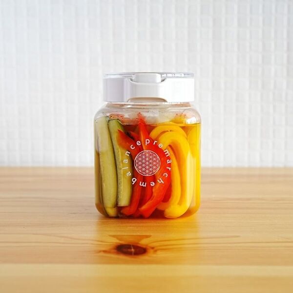 鮮度と美しさを両立！　プレマルシェ×エンバランスコラボ「ワンタッチストッカー」新発売