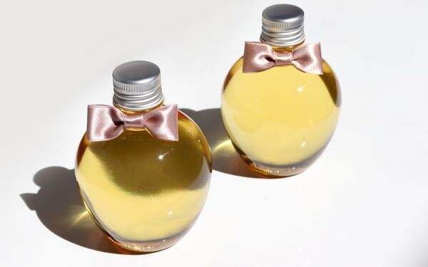 累計1万個販売した名品が復刻！「また使いたい」の声に応えリッチなテクスチャーのボディバスオイルが限定数量で再登場