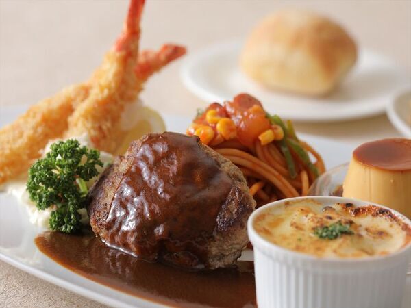 洋食の魅力を凝縮した“大人のためのお子様ランチ”を提供　北九州・千草ホテル「洋食の日フェア」8月31日まで開催