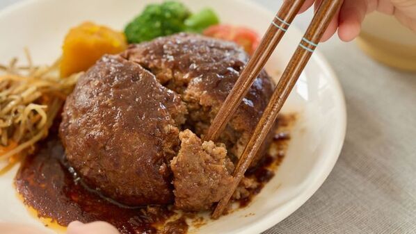 お箸の正しい持ち方を自然と意識できる　指ガイド付き　【天然木のお箸】を8月上旬にリニューアル販売開始