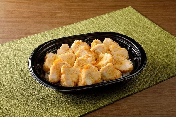 ニッポン全国！マチのハッピー大作戦in中国・四国『からあげクン 丸亀りぶや監修 骨付鳥味』と地元名店監修の冷し麺やサンドイッチなど、計7品を8月12日(火)から発売！