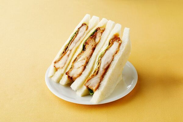 ニッポン全国！マチのハッピー大作戦in中国・四国『からあげクン 丸亀りぶや監修 骨付鳥味』と地元名店監修の冷し麺やサンドイッチなど、計7品を8月12日(火)から発売！