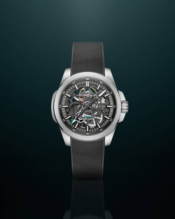 その力強さは、独立企業ノルケインにしか生み出せない。精悍さを究めたスケルトンウォッチ、2つの「Independence Skeleton 40mm」誕生。