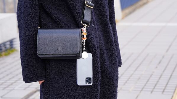 累計サポーター1,000名超え！“片手1秒”でスマホをストラップから着脱できる「MAGHOL」に新カラー登場！予約販売を9月29日まで実施