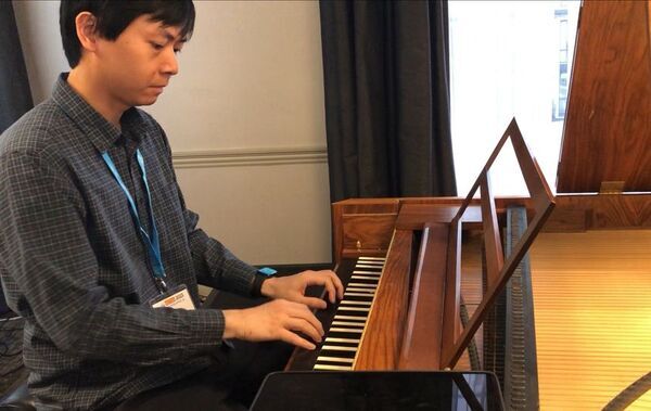 卓越性を称えて：日系アメリカ人の小西ヒューストン蘭子氏、2025年マサチューセッツ最優秀音楽教師に選出