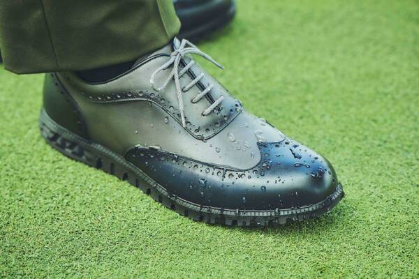 履くだけで「疲労回復」する madrasリカバリーゴルフシューズ