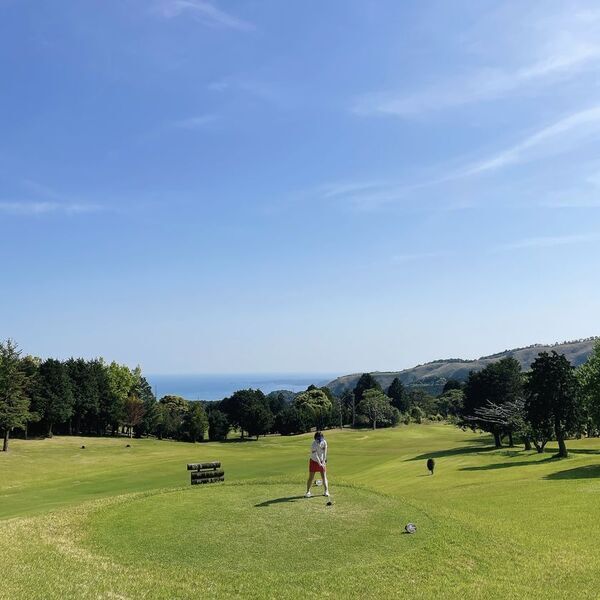 “ゴルフ日本一の町”で町民と交流し、地域とつながる『第3回まちまるごとオフィス東伊豆 de ゴルフ大会』参加者募集