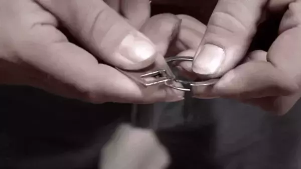 爪を痛めない新感覚のキーリング「KEYROUND」を先行販売！米国特許取得のフラット設計でこじ開ける煩わしさを解消した新製品