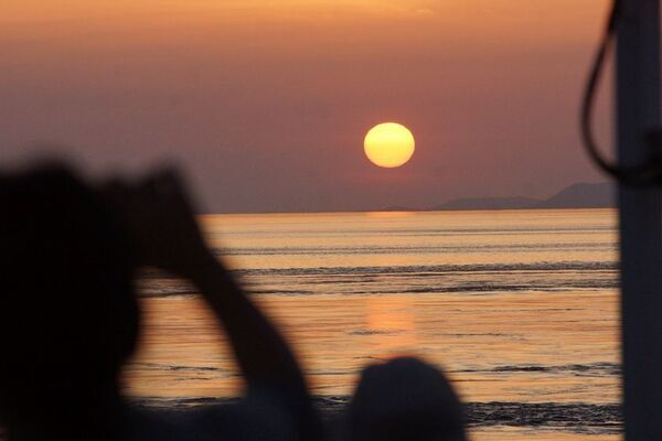 夕日と渦潮と船上生演奏の絶景コラボ　淡路島発！「サンセットクルーズ」9月6日(土)、9月7日(日)の2日間限定で開催！