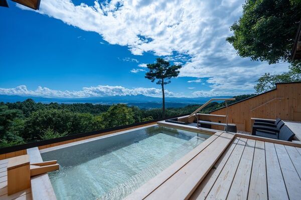 アニソン×地域×文化祭の熱狂が長野・小諸に再び！老舗温泉旅館で1泊2日のオタクの修学旅行「こもろアニクラ文化祭2025」開催！アニソン・温泉・料理を楽しむ2日間