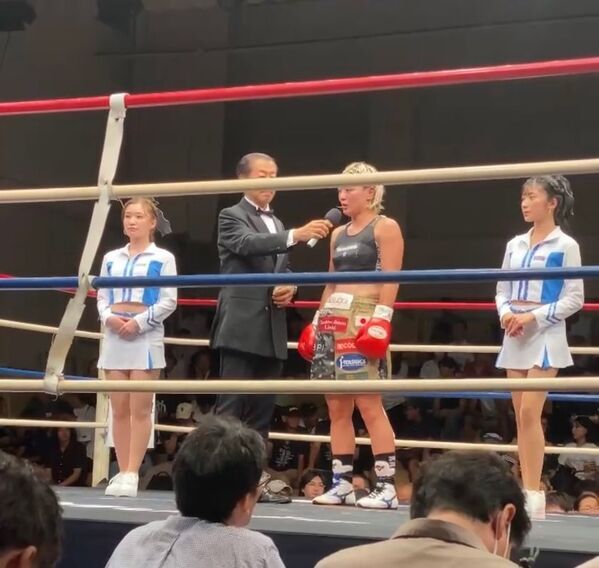 現役中学2年生・MIUさん(13歳)が史上最年少ラウンドガールとしてデビュー