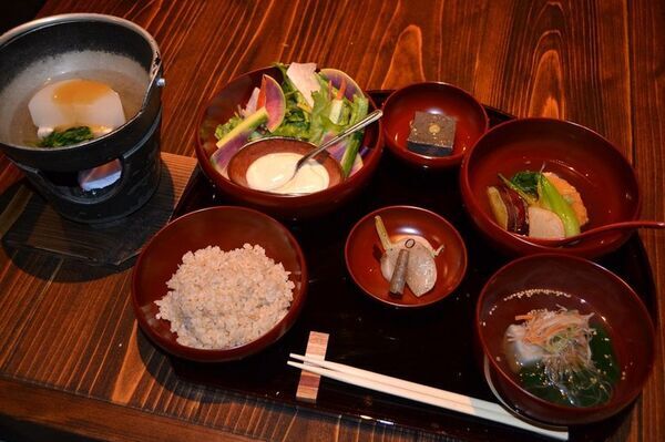 箱根の宿「養生館はるのひかり」農学士の自家製麹調味料と露地栽培野菜で愉しむ＜旨味体験型＞の新プラン　『ベジタリアンと麹(一人旅限定)』を9月より開始