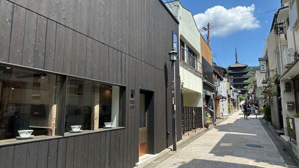 京都発祥の行列ラーメン店「麺屋優光」観光客で賑わう清水エリアにて8月22日新店舗OPEN　ブランド初となる新作ラーメン【貝出汁豚骨らーめん】【塩らーめん】が登場
