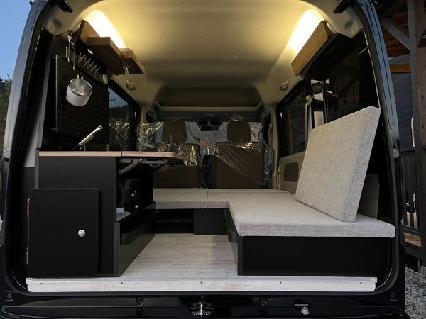 自動車販売店で“自社組み立て”可能に　CARisma-JAPAN、軽キャンピングカー「TINY」キット販売スタート