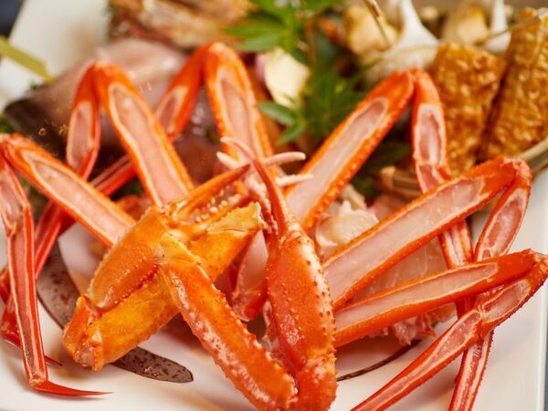 2025年9月1日、香住ガニがいよいよ解禁。香住港に活気が溢れるこの季節、さだ助別邸ICHIJOでは秋限定の宿泊プランをご用意しました。