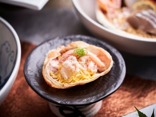 2025年9月1日、香住ガニがいよいよ解禁。香住港に活気が溢れるこの季節、さだ助別邸ICHIJOでは秋限定の宿泊プランをご用意しました。