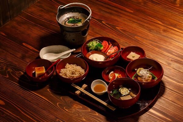 箱根の温泉宿「養生館はるのひかり」　ぬる湯温泉×発芽玄米菜食×整体を組み合わせた「自律神経の養生プラン」新たに2泊の新プランを提供開始