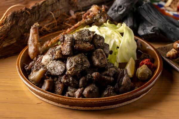 【新店オープン】料理とライブ感を愉しむ。『いけすと炭と薪焼と 博多 とりとりと』9月8日(月)福岡・天神に誕生