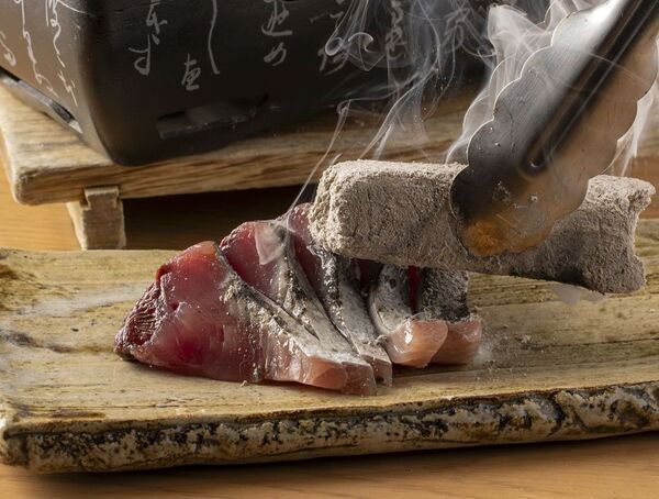 【新店オープン】料理とライブ感を愉しむ。『いけすと炭と薪焼と 博多 とりとりと』9月8日(月)福岡・天神に誕生