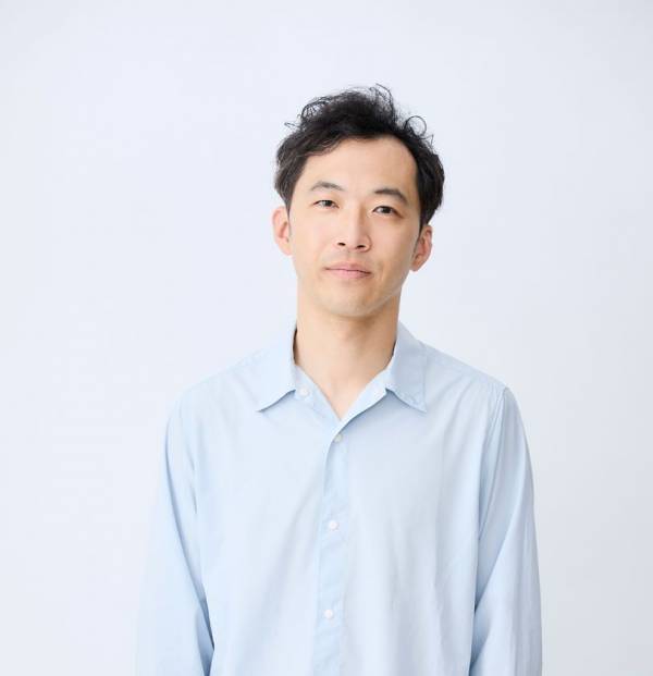 老舗劇団 文学座が全ステージ字幕端末貸出サービス実施　香港人作家 莊梅岩の話題作「野良豚(いのしし)Wild Boar」上演