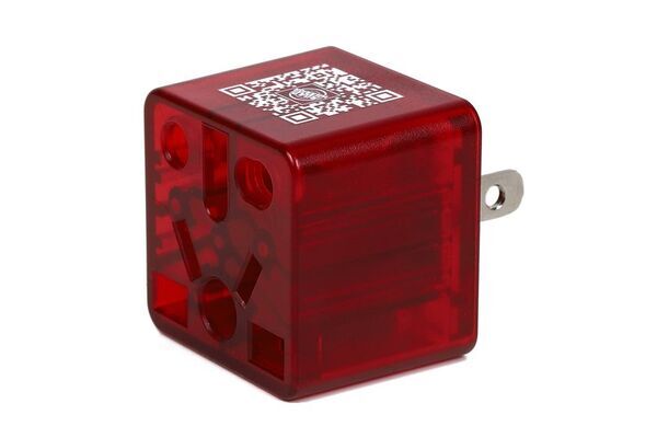 訪日外国人向けに各国の電源プラグを日本タイプに変換するアダプター「レンコン13Aプラス」を9月10日(水)に販売開始