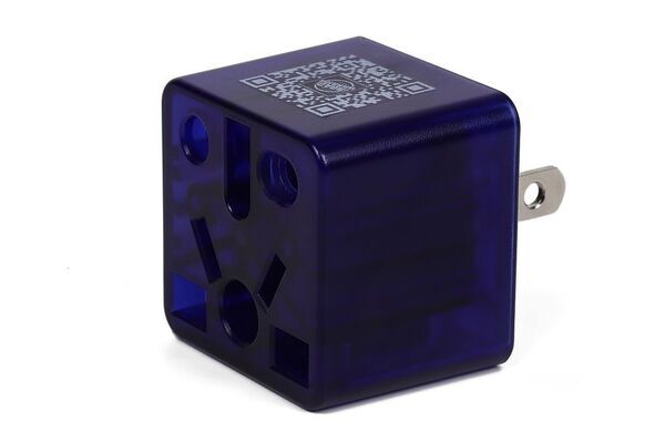 訪日外国人向けに各国の電源プラグを日本タイプに変換するアダプター「レンコン13Aプラス」を9月10日(水)に販売開始