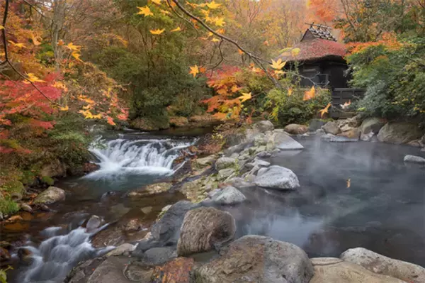 BIGLOBE、温泉賢人が偏愛する温泉宿リスト「絶景！紅葉」「気絶するほど感動する」宿を本日公開