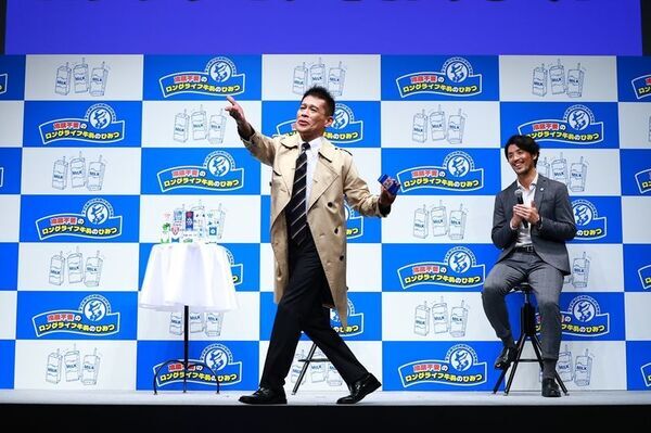 柳沢慎吾さんが“張り込み現場”を再現！常温で持ち運びできるロングライフ牛乳の魅力を楽しく発信