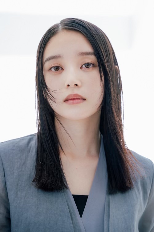 高石あかり、「ローリーズファーム」アンバサダーに就任！「着、努、愛、楽。」4つの感情を演じ分ける動画公開。愛犬に癒されたり、PC仕事に打ち込んだり…日常でのリアルな一幕を表現。挑戦したいことや今頑張っていること語るインタビュー＆メイキング動画も。