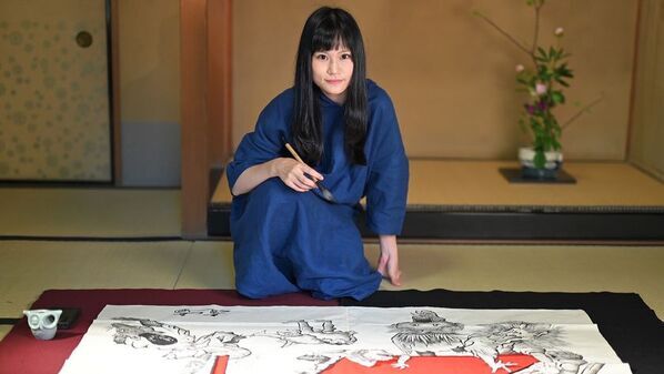 東京の奈良まほろば館(新橋)で、逢香氏による水墨画ワークショップや奈良町に関するイベント、野球グローブの革でペンケースをつくるイベントを実施