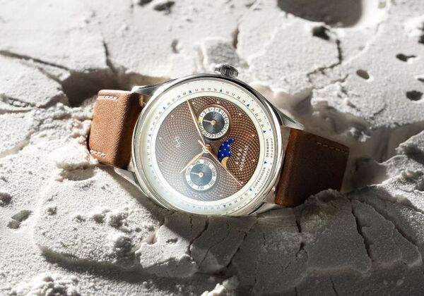 お月見の夜を彩るムーンフェイズ(月齢表示)搭載　「AV86」新作4種類を各150本限定で9月18日(木)世界同時発売