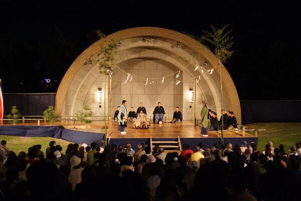 つい行きたくなる、秋の日本遺産・和歌の浦！　和歌の浦でしか味わえない、万葉の心と能楽が響き合う　10/5 万葉薪能 ＆ 10/12 和歌の聖地・ベイ オブ ポエムズが開催！