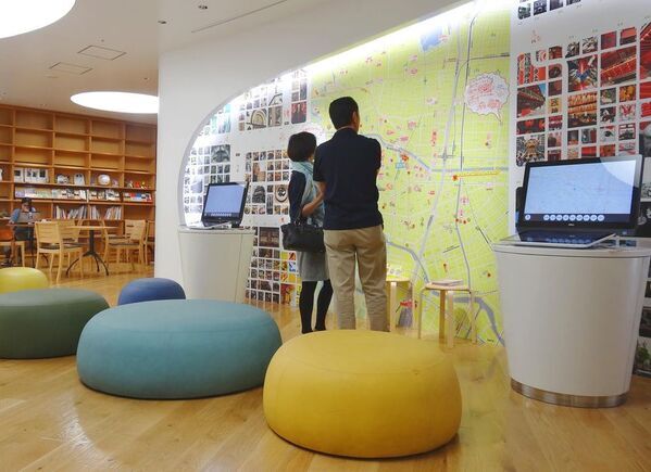 御茶ノ水の文化発信拠点「お茶ナビゲート」がデジタルアートギャラリー「KS46Wall」モニターゾーンの単独レンタルを強化