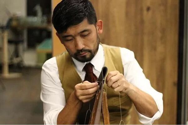 革工房MUNEKAWA、2種類の上質レザーで作るレザーベルト「Brass」をリニューアル販売開始