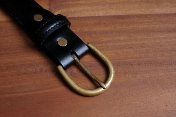 革工房MUNEKAWA、2種類の上質レザーで作るレザーベルト「Brass」をリニューアル販売開始