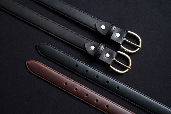 革工房MUNEKAWA、2種類の上質レザーで作るレザーベルト「Brass」をリニューアル販売開始