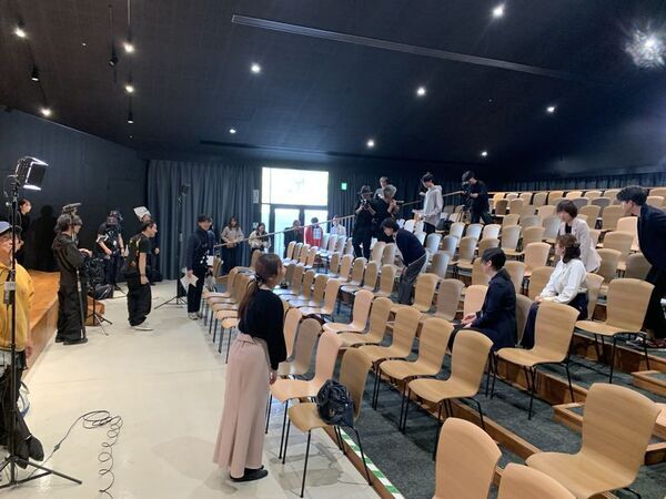 映画『初恋芸人』ロケ地因島のHAKKOパークで感謝の特別上映！！