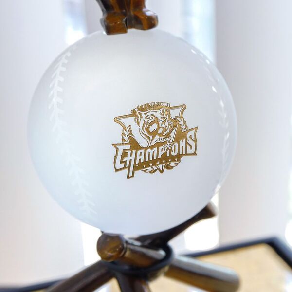 阪神タイガースリーグ優勝記念　伝統工芸 章玉 河野製作所×ジュエリー会社「タイガーアイ 特別オブジェ」数量限定発売