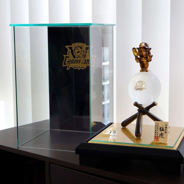 阪神タイガースリーグ優勝記念　伝統工芸 章玉 河野製作所×ジュエリー会社「タイガーアイ 特別オブジェ」数量限定発売